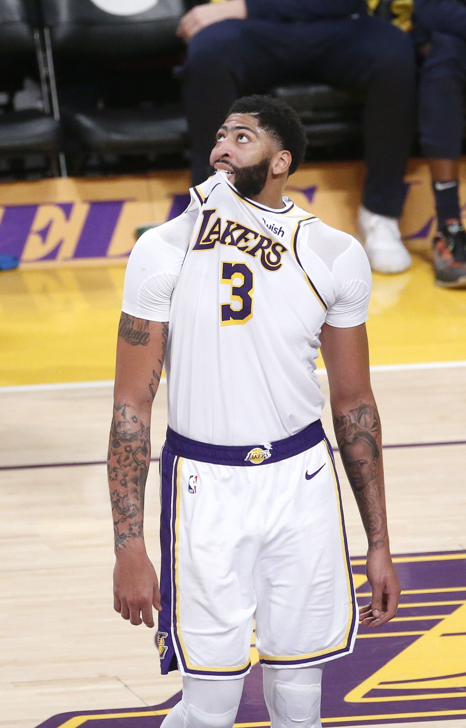 与底角射手 与底角射手